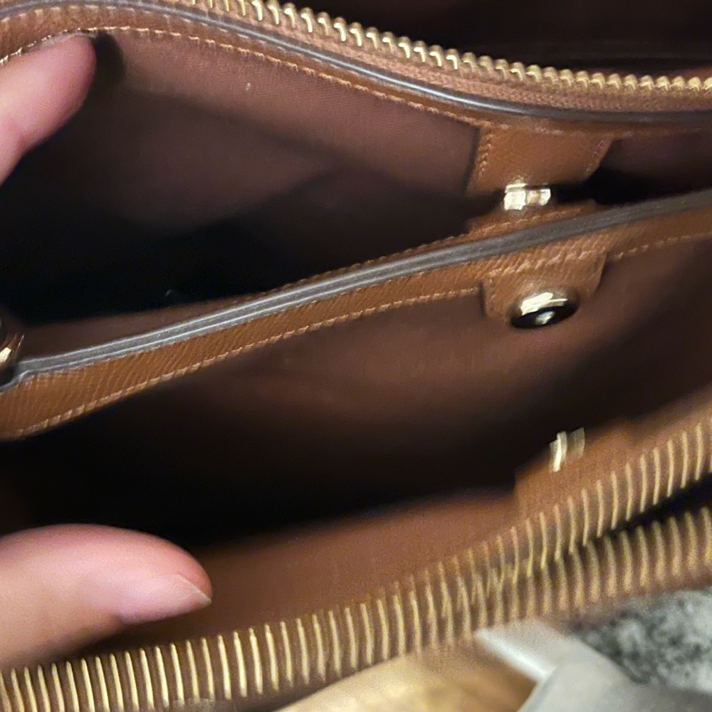 Designer Coach purse - Picture 4 of 5